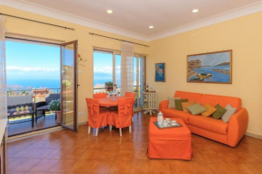 LU.LU. - central apartment opposite the Bay of Naples